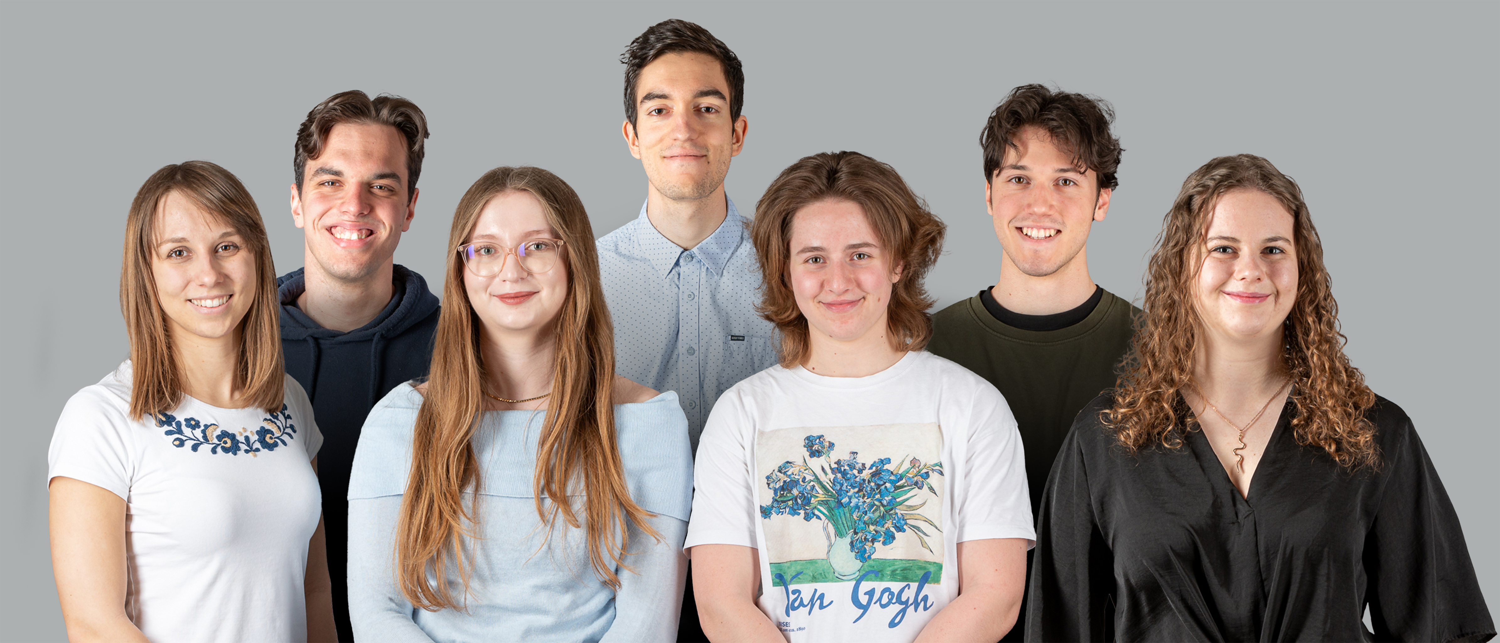Felső sor: Paládi Péter, Hézer-Gerbely Igor, Hegyi Áron;
                Alsó sor: Bartha Regina, Horváth Eszter, Zöllei Adrienn Anna, Németh Réka